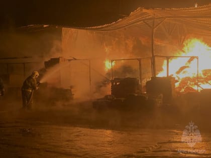 В соседних домах Каменска-Уральского замкнуло проводку