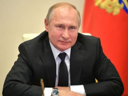 Владимир Путин подписал закон об увеличении МРОТ