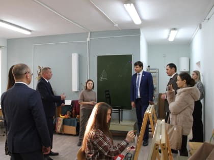 Михаил Зубарев в Сухом Логу посетил объекты образования и культуры