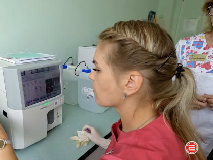 Это помощь врачам. Больница Ревды получила высококлассные анализаторы крови