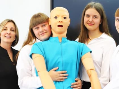 Фантом Саша – их первый «пациент»