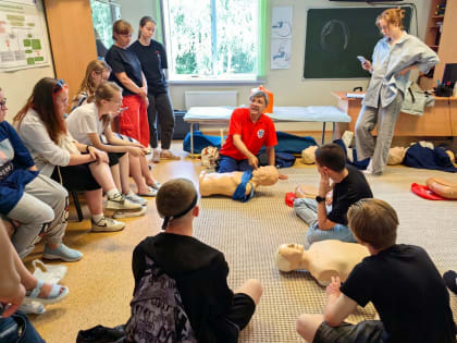 Спасатели Центра медицины катастроф совместно с инструкторами Красного Креста подготовили 30 волонтёров к работе на спортивных мероприятиях