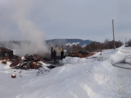 Следственным отделом по городу Красноуфимск СУ СКР области проводится проверка сообщения о гибели пенсионера на пожаре (ФОТО)