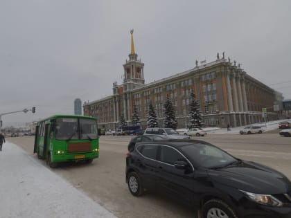В Екатеринбурге два автобуса переходят на зимнее расписание