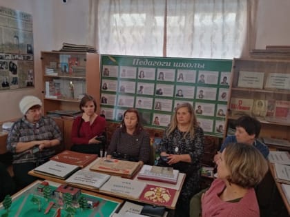 Роль школьного музея в духовно-нравственном воспитании обучающихся рассмотрели на очередном заседании методического объединения руководители школьных сузеев