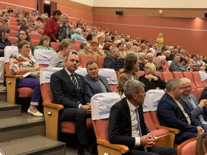 Михаил Клименко поздравил жителей Кировского района города Екатеринбурга с 80-летним юбилеем