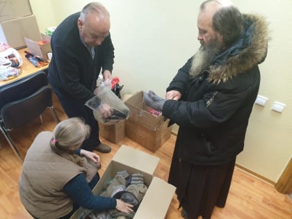 Собранную Екатеринбургской епархией очередную партию гуманитарного груза передали военным