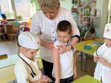 Медики Краснотурьинска рассказали детям о прививках