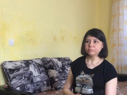 «Меня часто принимают за пьяную из-за походки»: как живет челябинка с миопатией, родившая двоих детей. ФОТО.