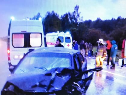 «Разрезали корпус машины»: на трассе Екатеринбург – Серов лоб в лоб столкнулись две легковушки, пострадали 3 человека