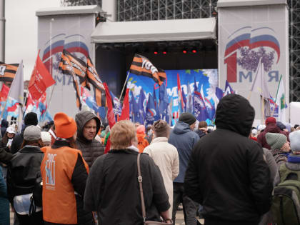 Тысячи трудящихся и два чиновника: как в Екатеринбурге отметили Первомай