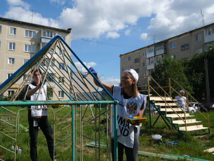 В Ревде отремонтировали детскую площадку. Это сделал «Сима-Ленд»