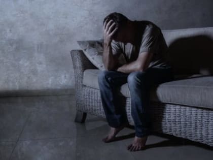 Психиатр рассказал об особенностях мужской депрессии