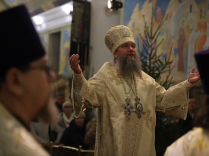 Прямая трансляция: в Свято-Троицком кафедральном соборе началось праздничное Рождественское богослужение