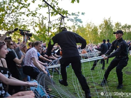 Оскорбленный в ходе "скверного протеста" полицейский объяснил, почему был без формы