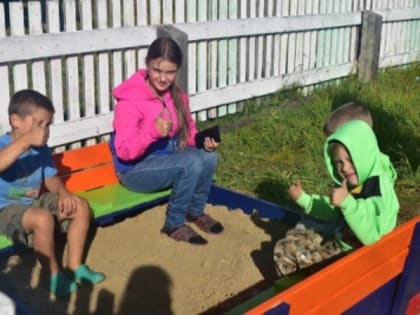 Новая песочница в дер. Ошмарка