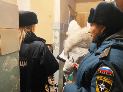 Профилактические рейды по семьям, находящимся в социально опасном положении.