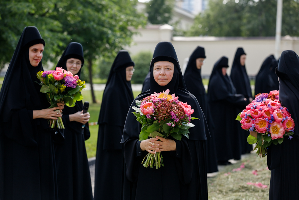 Сайт екатеринбурга женский монастырь. Екатеринбургская епархия Новотихвинский монастырь. Ново-Тихвинский женский монастырь в Екатеринбурге. Новотихвинский монастырь иконы.