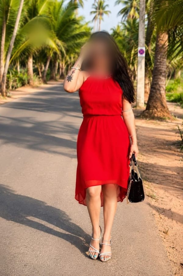 Meenakshi escort