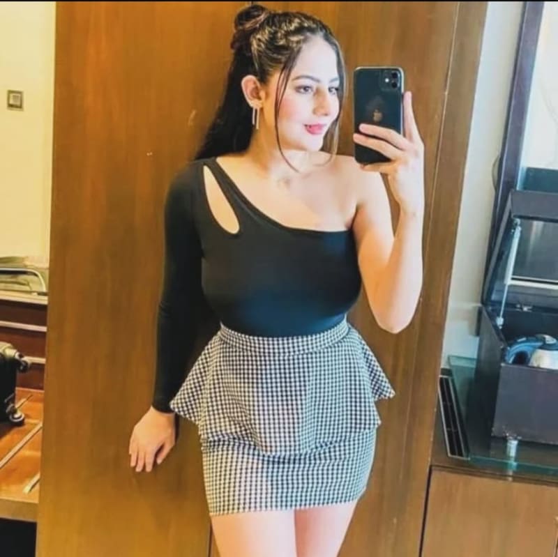 Nora Fatehi - Escort in Vishrantwadi, Pune