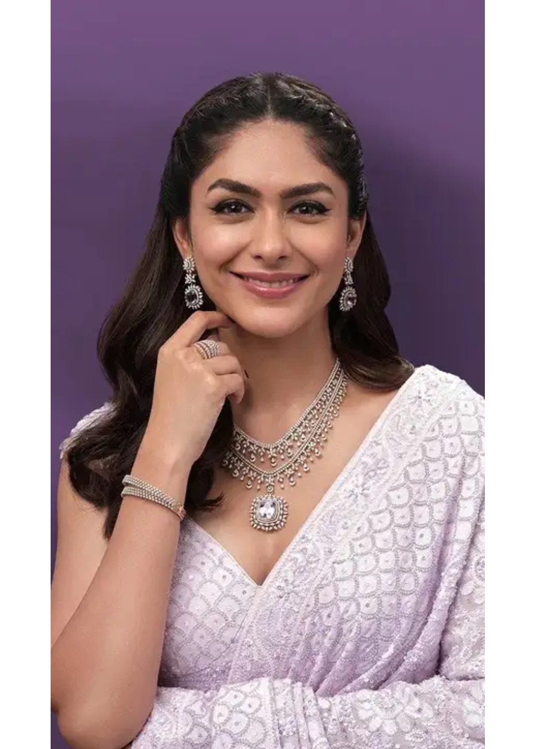 Mrunal Thakur 