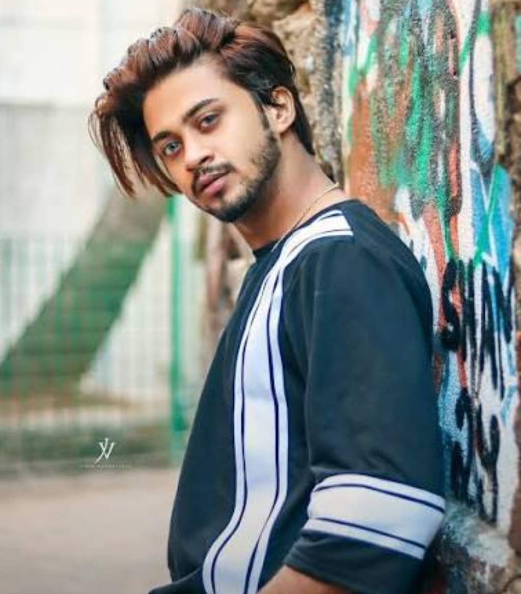 Hasnain Khan