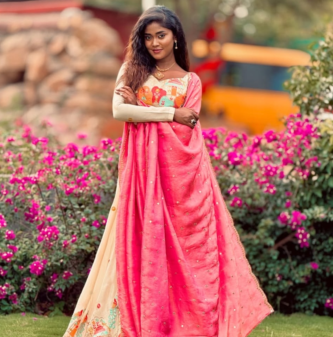Esha Manohari Priya