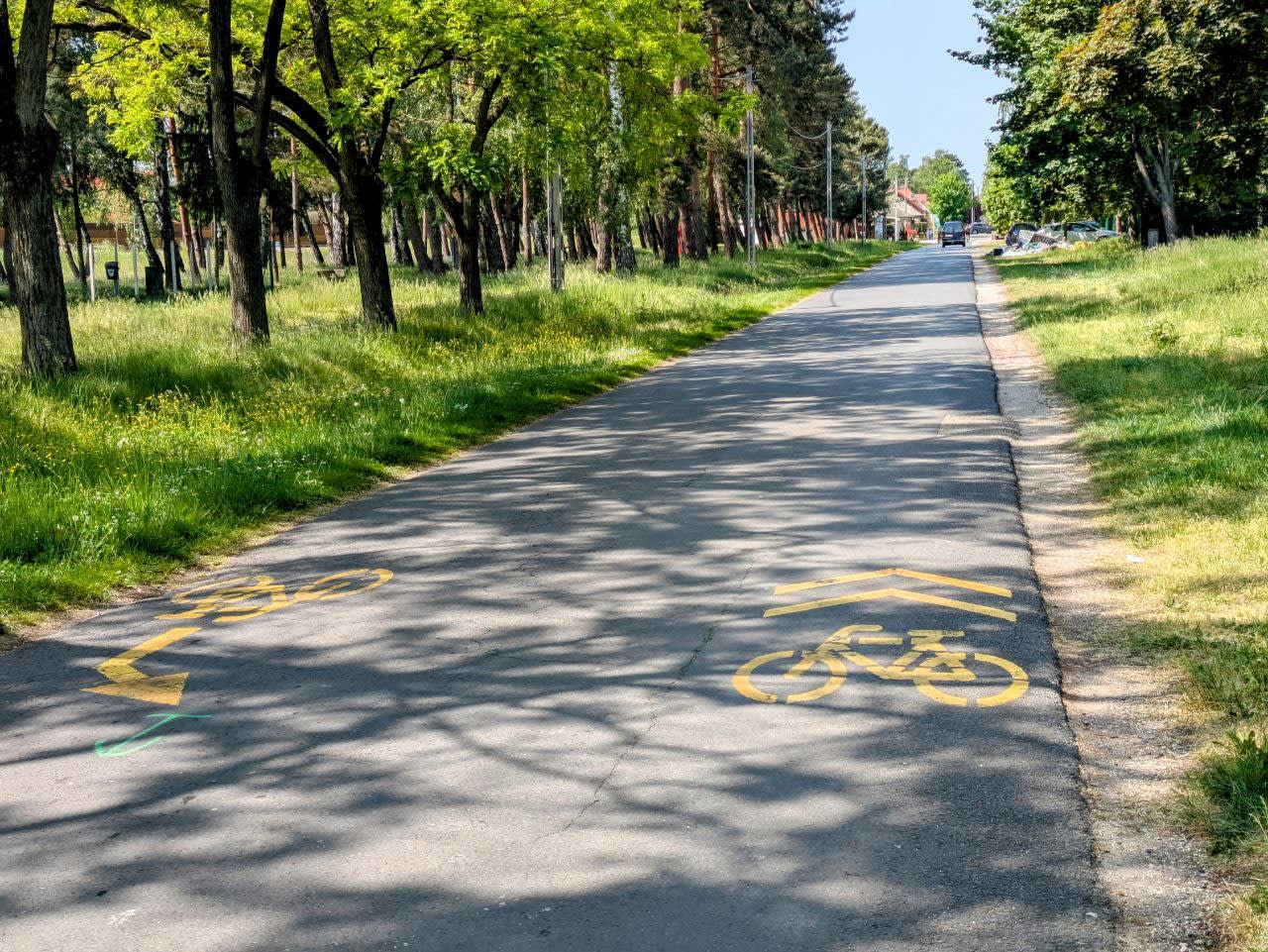 Well-laid Cycling Paths in Lake Balaton