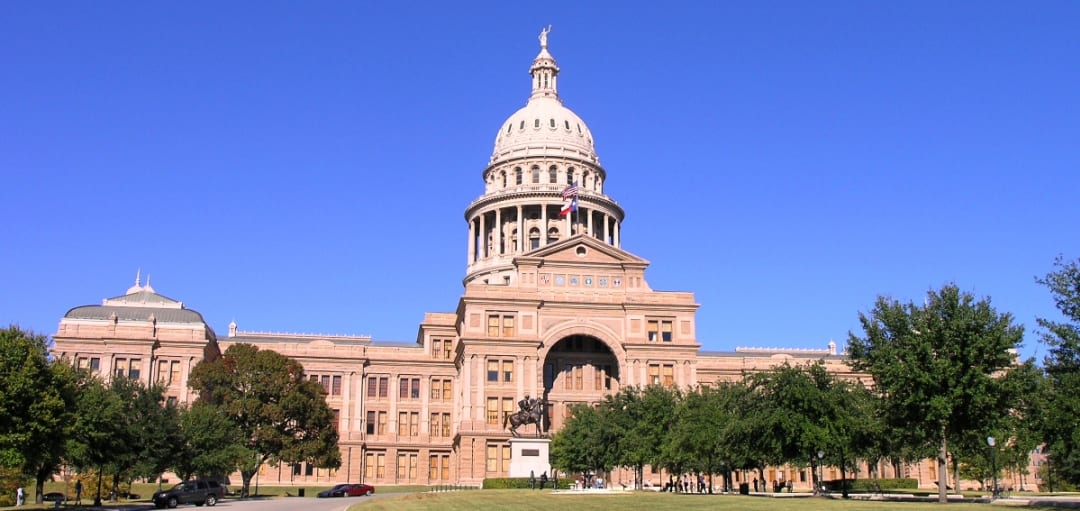 Texas_State_Capitol_building-front_left_front_oblique_view-wikicommons