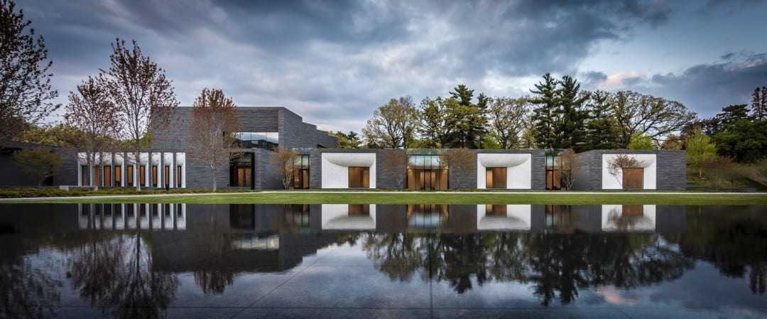Lakewood Cemetery Garden Mausoleum - outside