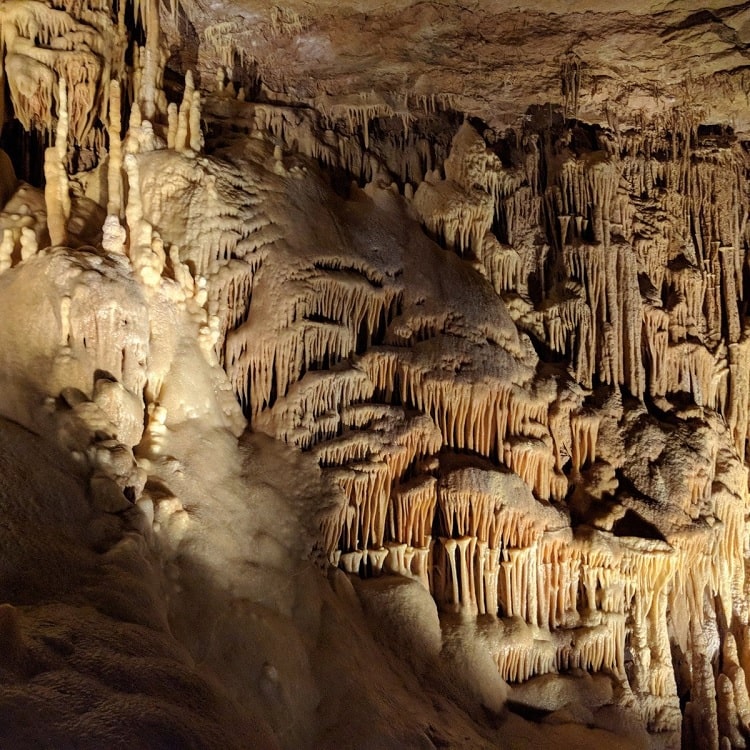 Natural Bridge Caverns