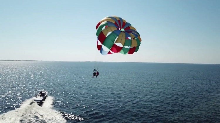  Parasailing