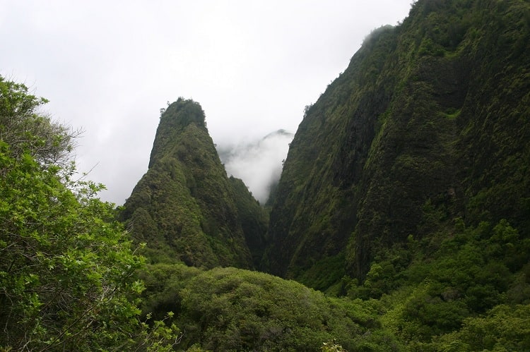 Hiking The Iao Valley