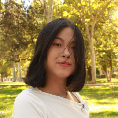 Xinyi Hu