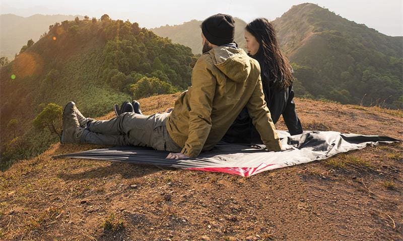 Килимок для пікніка водостійкий надлегкий Naturehike Moisture Picnic Mat NH17D050-B, 145 × 200 см – Чорний — фото 2