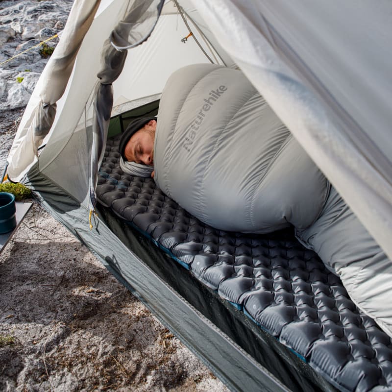 Матрац надувний надлегкий Naturehike CNH22DZ018, овальний, із мішком для надування, 168 см — Сірий — фото 6