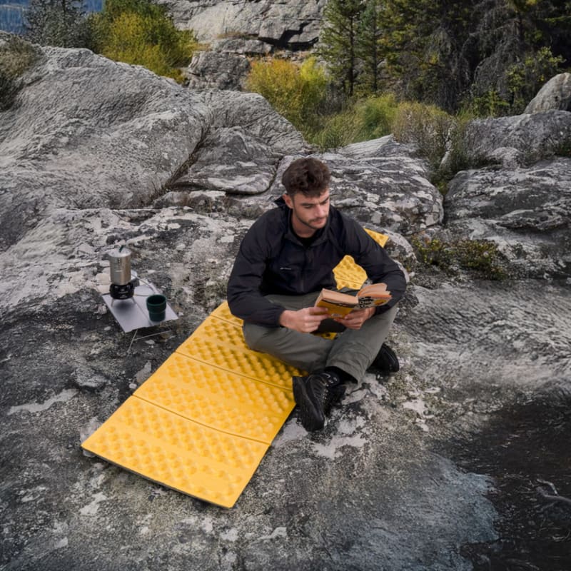 Килимок складний IXPE Naturehike CNK2550WS030, алюмінієва плівка, 18 мм, оливково-зелений — Оливковий — фото 6