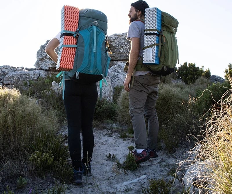 Килимок туристичний складаний одномісний IXPE Naturehike NH19QD008 з алюмінієвою плівкою, 185 × 56 × 1.8 см – Жовтий — фото 5