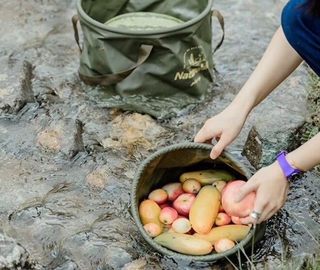 Складане відро для води з ПВХ Naturehike NH20SJ040, зелений, 20 л – Оливковий – фото 3