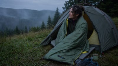 Спальники-ковдри: свобода руху замість тісного кокона