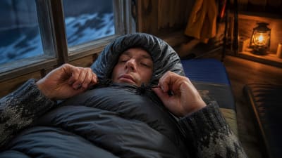 Капюшон на спальнику: навіщо він є і що ви втрачаєте без нього