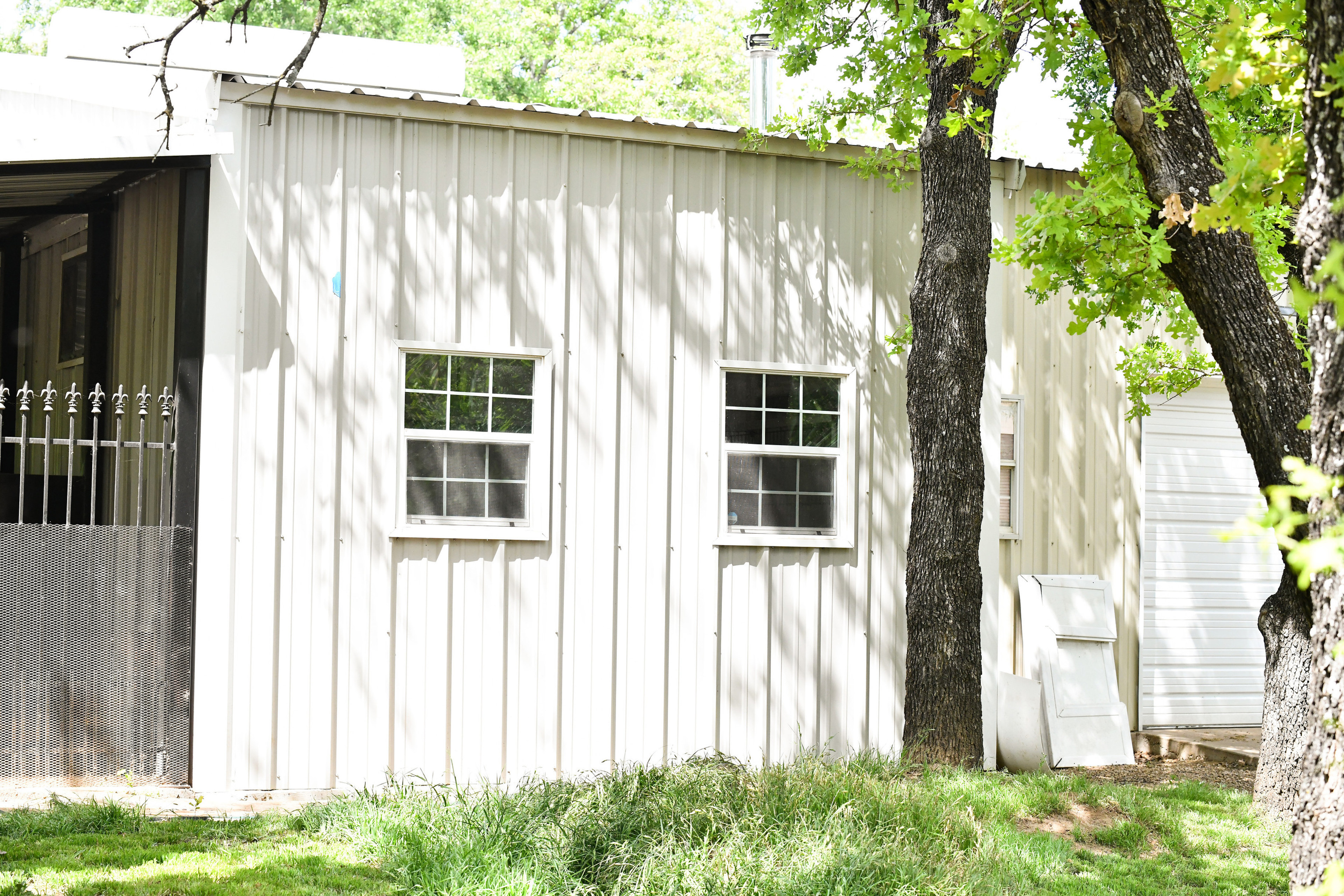 Kennel building side view