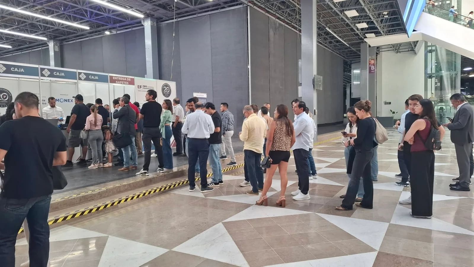 Asistentes recorren los pasillos de Expo Franquicias Guadalajara 2026