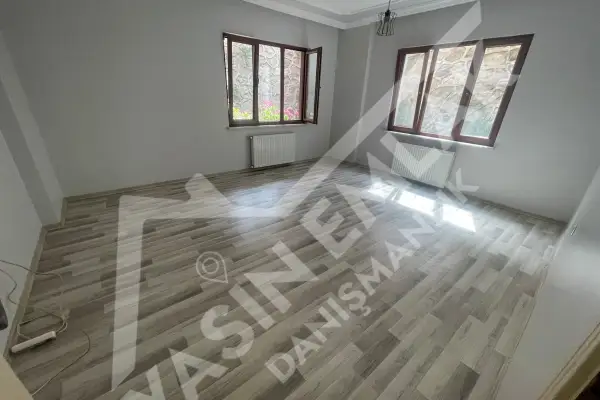 AKARCA MAHALLESİNDE HOBİ BAHÇELİ 135 m2 KİRALIK 3+1 DAİRE