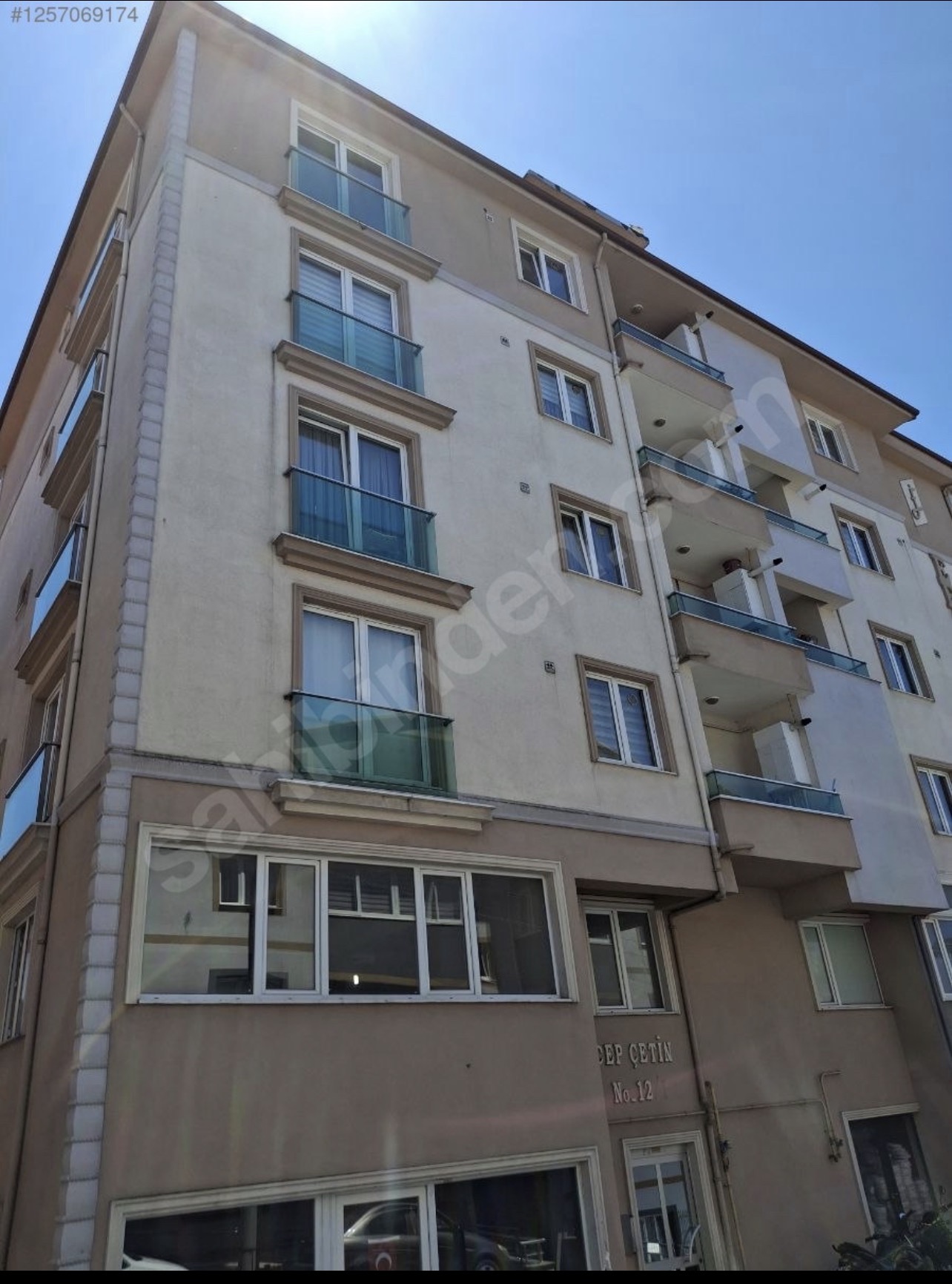 Çarşı içi kiralık 3+1 - Fotoğraf 1