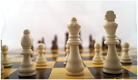 Vue 4 de Figurines Dechecs En Bois