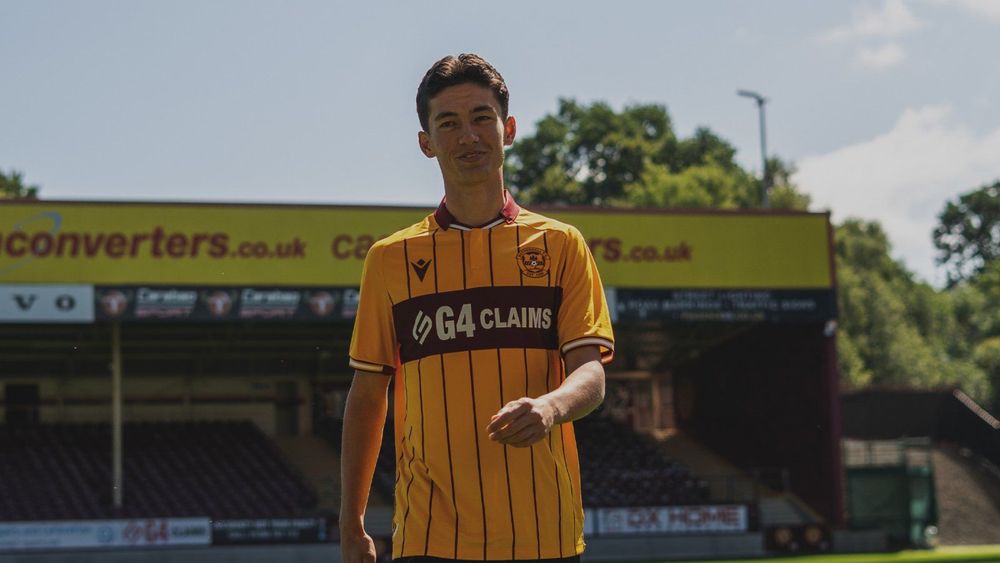In Profiel: Elijah Just's Wereldbeker-tweeling stimuleert transferpraat over Celtic en Rangers