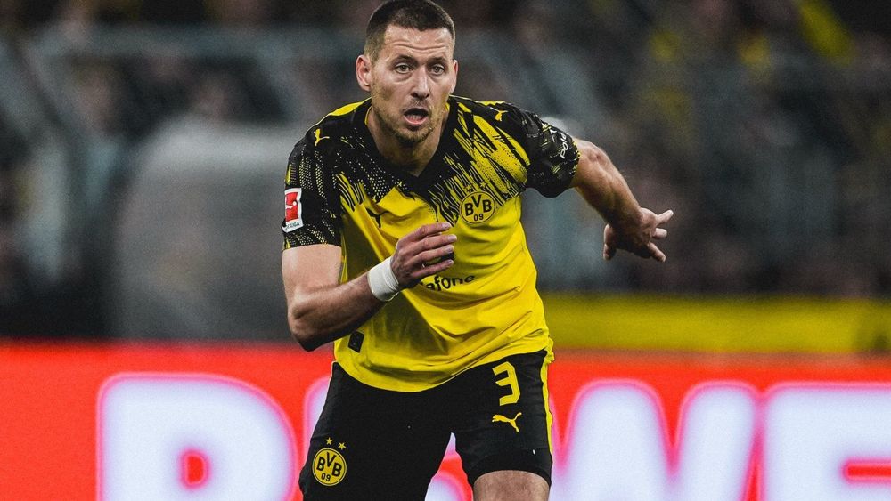 Carrick identifica Anton do Dortmund como alvo defensivo para o retorno do Man United à Liga dos Campeões