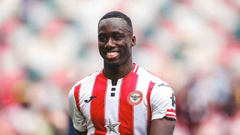 Kayode delighted as he signs new long-term Brentford contract