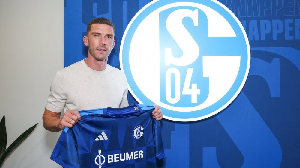 Gosens revient en Bundesliga en prêt à ses favoris d'enfance Schalke